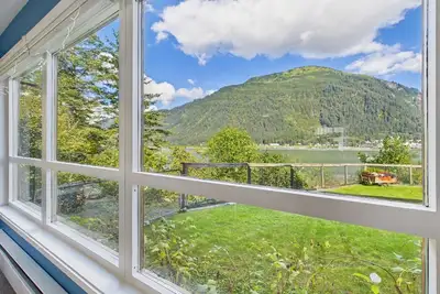 Image de 3-Bedroom Oceanview Home | Near Downtown Juneau