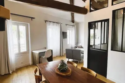 Image de Duplex de charme intramuros climatisé