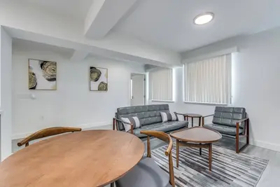 Image de Pet Friendly Furnished 2 Bedroom@ 1168 Pendrell