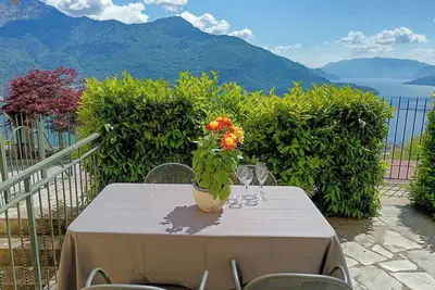 Image de Vista Lago vacation apartment with stunning lake views in Vercana