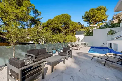 Image de Villa Pinares de San Antón Sea, City & Mountain Views