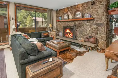 Image de Vail Ski Condo with Wood Fireplace & Views Sc101