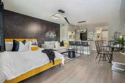 Image de The Ochre | Stylish Social Studio | Sleeps 5