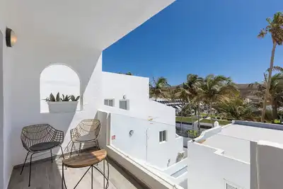 Image de Home2Book Cozy Apt with Terrace near the Beach