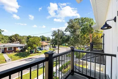 Image de Modern Duplex in Charming Old West - Walk to Downtown