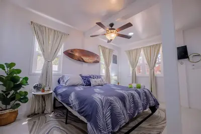 Image de Casa Sirena Belize - Sirena House Caye Caulker, King Size Bed w/ Pool!