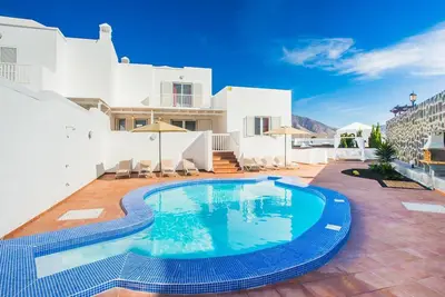 Image de Villa de Vacances 'Amparo' avec Vue sur la Montagne, Wi-Fi et Climatisation