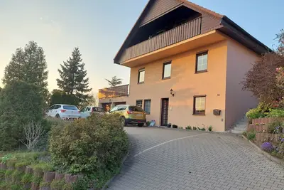 Image de Appartement 'Haus schöne Aussicht bei Chemnitz' avec vue sur la montagne, balcon et Wi-Fi