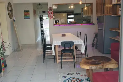 Image de Cozy, Good Vibes, Familial, Central, Coastal and Functional