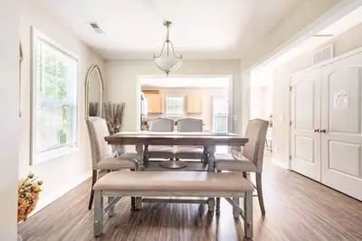 Image de Stylish Kannapolis Duplex • King Beds, Full Kitchen & Backyard Bbq