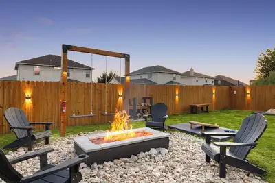 Image de 3br Smart Home w/ Alexa + Backyard Retreat