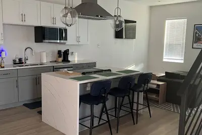 Image de Charming 3-bedroom townhome in fantastic Dallas with Ac