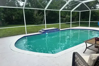 Image de 4-bedroom heated pool home 5. 7 m to Hudson beach and min to New Port Richey.