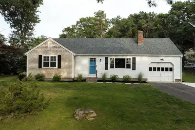 Image de 3 Bedroom Dennis home close to beaches and amenities