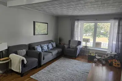 Image de Charming 3 bedroom apartment close to Pearson Airport and all amenities