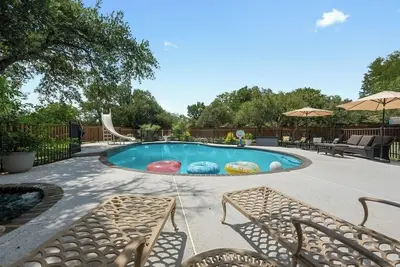Image de Austin's Hill Country Escape & Retreat – Private Oasis With Pool & Spa on Acre+
