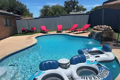 Image de Ultimate Game Day Stay, 3br House +Pool Near At&T Stadium but far from the noise