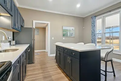 Image de Charming 3-bedroom house in Somerville minutes from Blue Oval and Town Square!