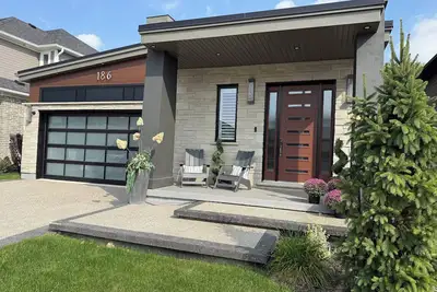 Image de Charming Executive Bungalow with Hot Tub, close to St. Jacobs