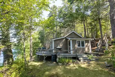 Image de Brown Cottage by Sea Maine