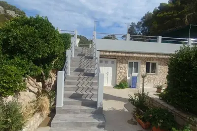 Image de Holiday Home Kokić - Four Bedroom Holiday Home With Terrace And Sea View