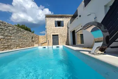 Image de Villa Galant with Pool & Sauna Maružini