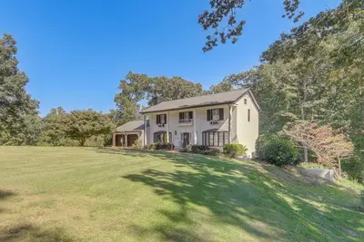 Image de Game Room + Pond: Spacious Gainesville Getaway!