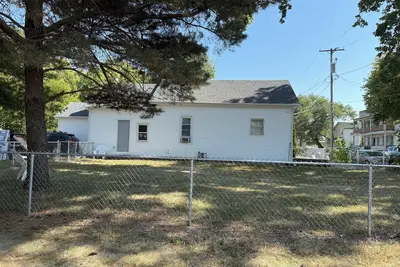 Image de Walk or Shuttle to Osf