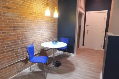 Image de Renovated Downtown Condo in the Heart Of It All