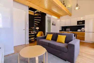Image de Coutinho's Apartment - City Centre Apt with Balcony