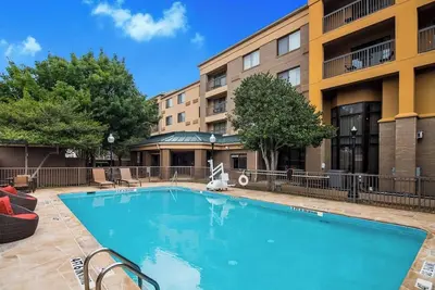 Image de Modern Comfort in Richardson | Pool, Gym & Pets are Welcome