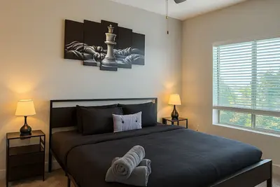 Image de 🎓Across from Uab | Spacious 2br Retreat 3a