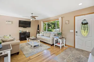 Image de Country retreat that sleeps ten minutes from Msu