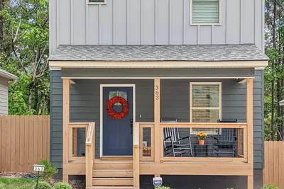 Image de Bluebird Cottage | Close to Downtown | Sleeps 4