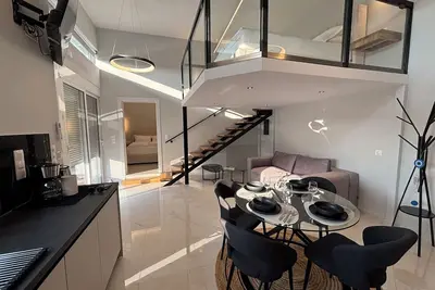 Image de Stylish loft with gallery and modern living ambience in Rhodes Town