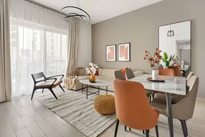 Image de Silkhaus Grand 2bdr | Water's Edge | Near Canal