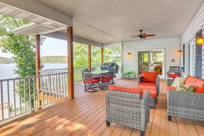 Image de Water-View Deck! Family Home on Lake of the Ozarks