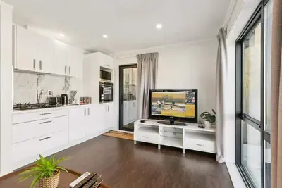 Image de Appartement moderne 1 chambre, entrée privée, cuisine complète