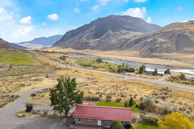 Image de 2 bedroom with hot tub near Yellowstone