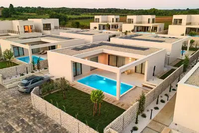 Image de Gorgeous home in Tar with private swimming pool, can be inside or outside