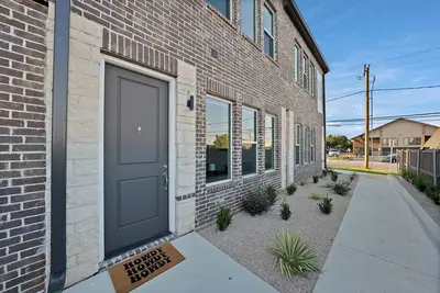 Image de 2-bedroom townhome in welcoming Arlington