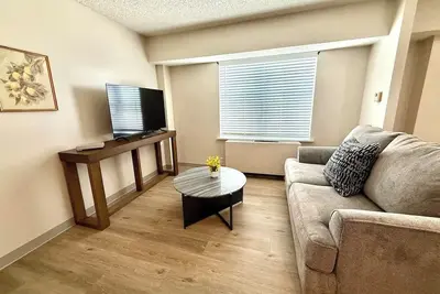 Image de Fitness Hub, Pickleball, & City Attractions