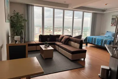 Image de The Penthouse Hotel and Residences with Mt. Arayat View beside walking street