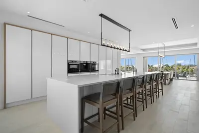 Image de 3br Marina Penthouse w/ Balcony + Beach Access