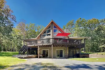 Image de Black Pines Lodge | Great Views, Hot Tub, Fire Pit