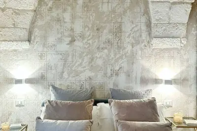 2 swimming pools (1 in terrace with a view)