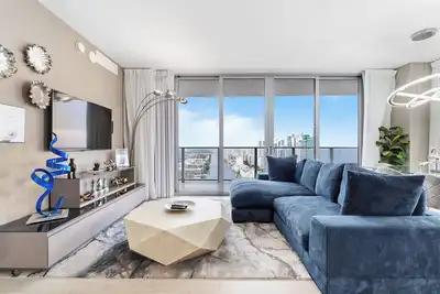 Image de ★★★★★ Stylish Condo at Hyde Beach House with Ocean Views and Luxury Perks