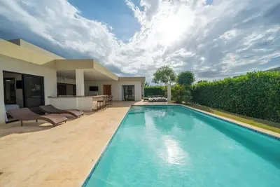 Image de Exclusive Oasis • Private Pool • A/C Living Room
