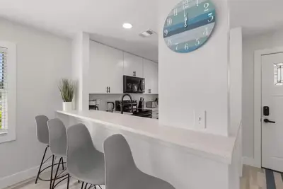 Image de Sunny Coastal Escape