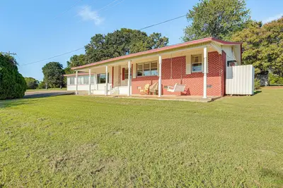 Image de Walk to Marina: Family Home w/ Yard in Kingston